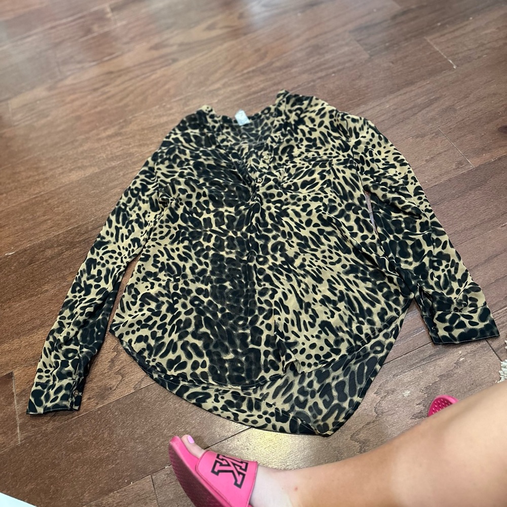 Yahada Cheetah Print Sheer Blouse Too Size Small